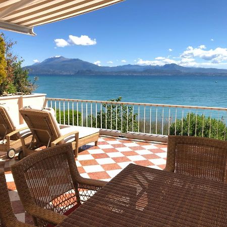 Lake Front Luxury Apartment (Adults Only) Sirmione Esterno foto