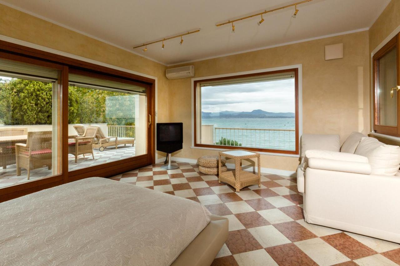 Lake Front Luxury Apartment (Adults Only) Sirmione Esterno foto