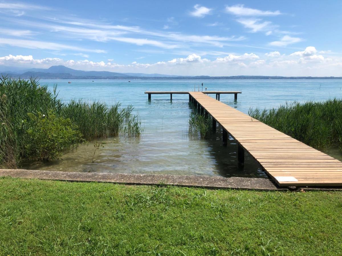 Lake Front Luxury Apartment (Adults Only) Sirmione Esterno foto