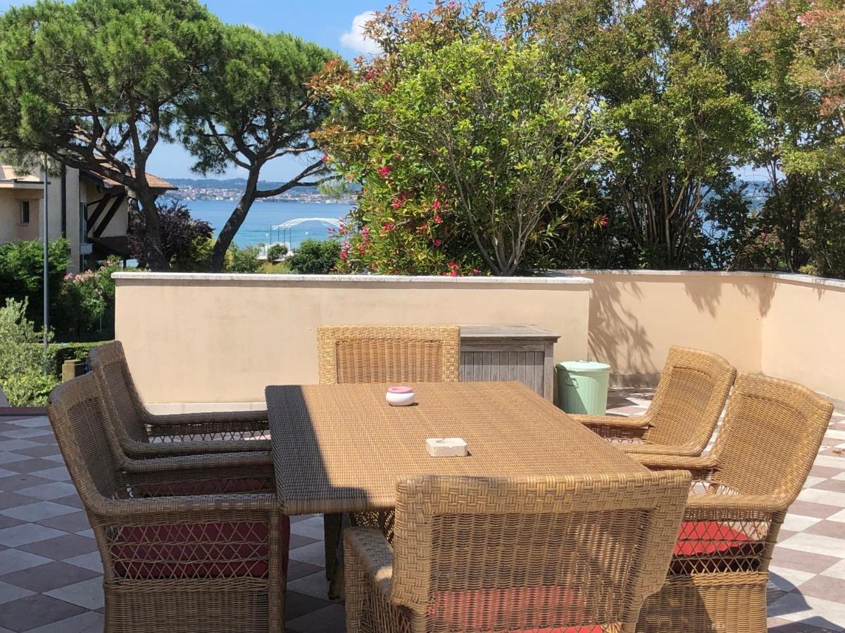 Lake Front Luxury Apartment (Adults Only) Sirmione Esterno foto
