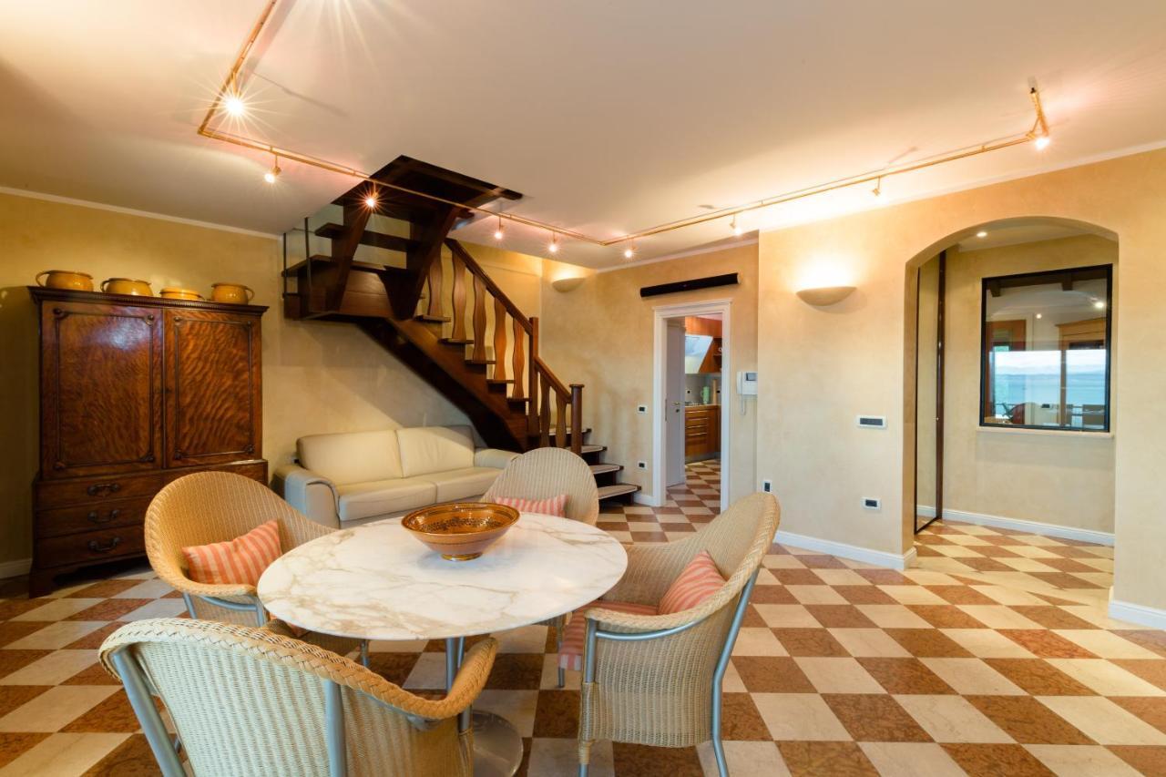 Lake Front Luxury Apartment (Adults Only) Sirmione Esterno foto