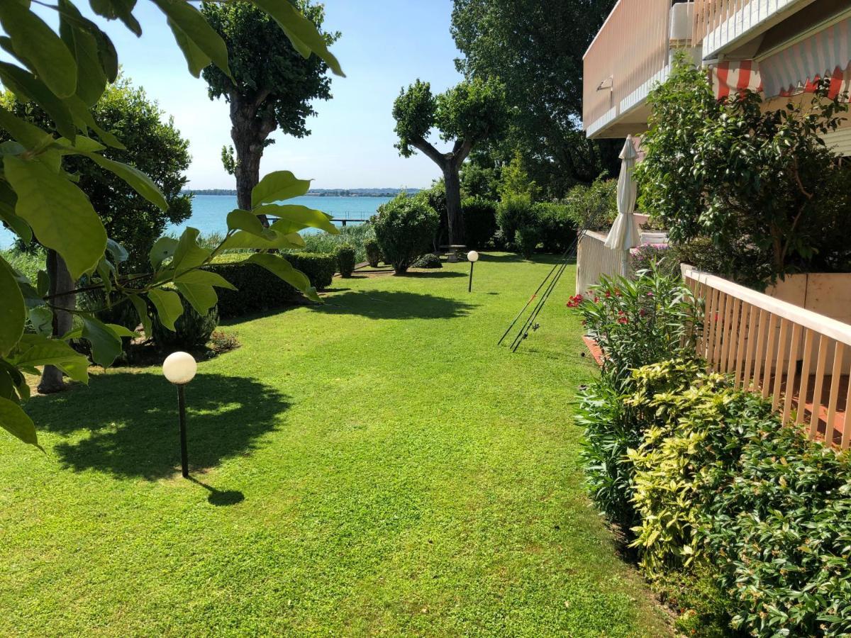 Lake Front Luxury Apartment (Adults Only) Sirmione Esterno foto