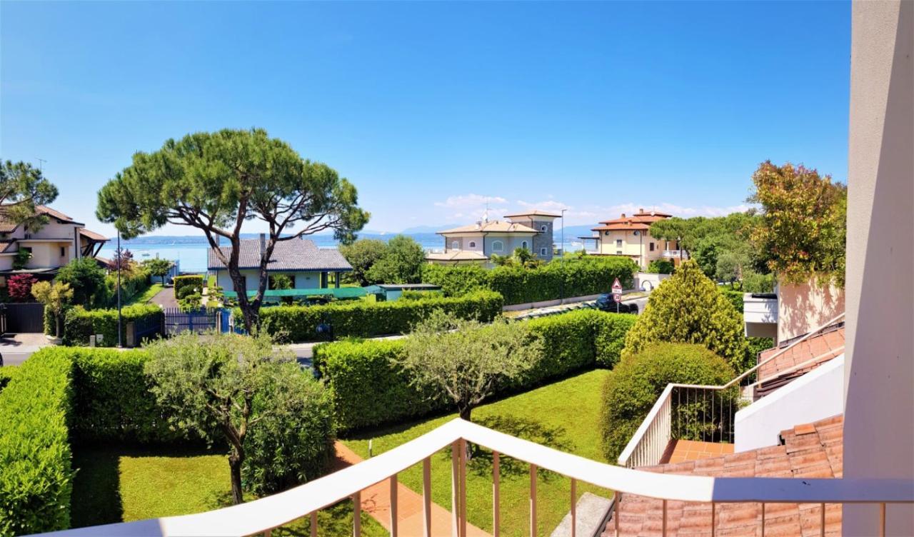 Lake Front Luxury Apartment (Adults Only) Sirmione Esterno foto