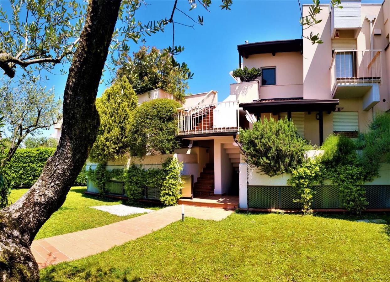 Lake Front Luxury Apartment (Adults Only) Sirmione Esterno foto