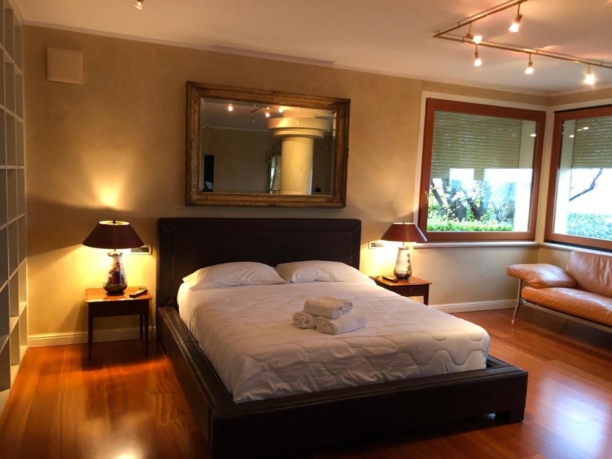 Lake Front Luxury Apartment (Adults Only) Sirmione Esterno foto