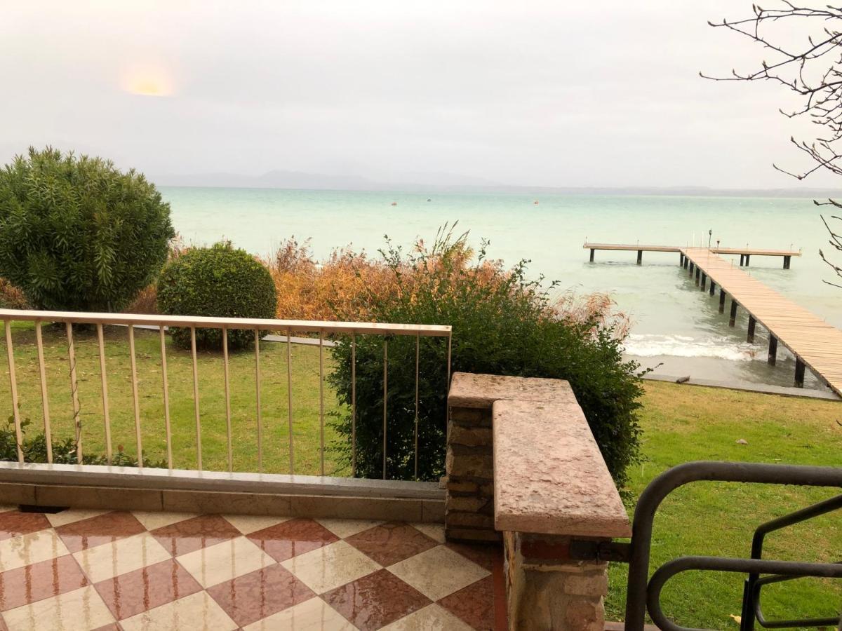 Lake Front Luxury Apartment (Adults Only) Sirmione Esterno foto