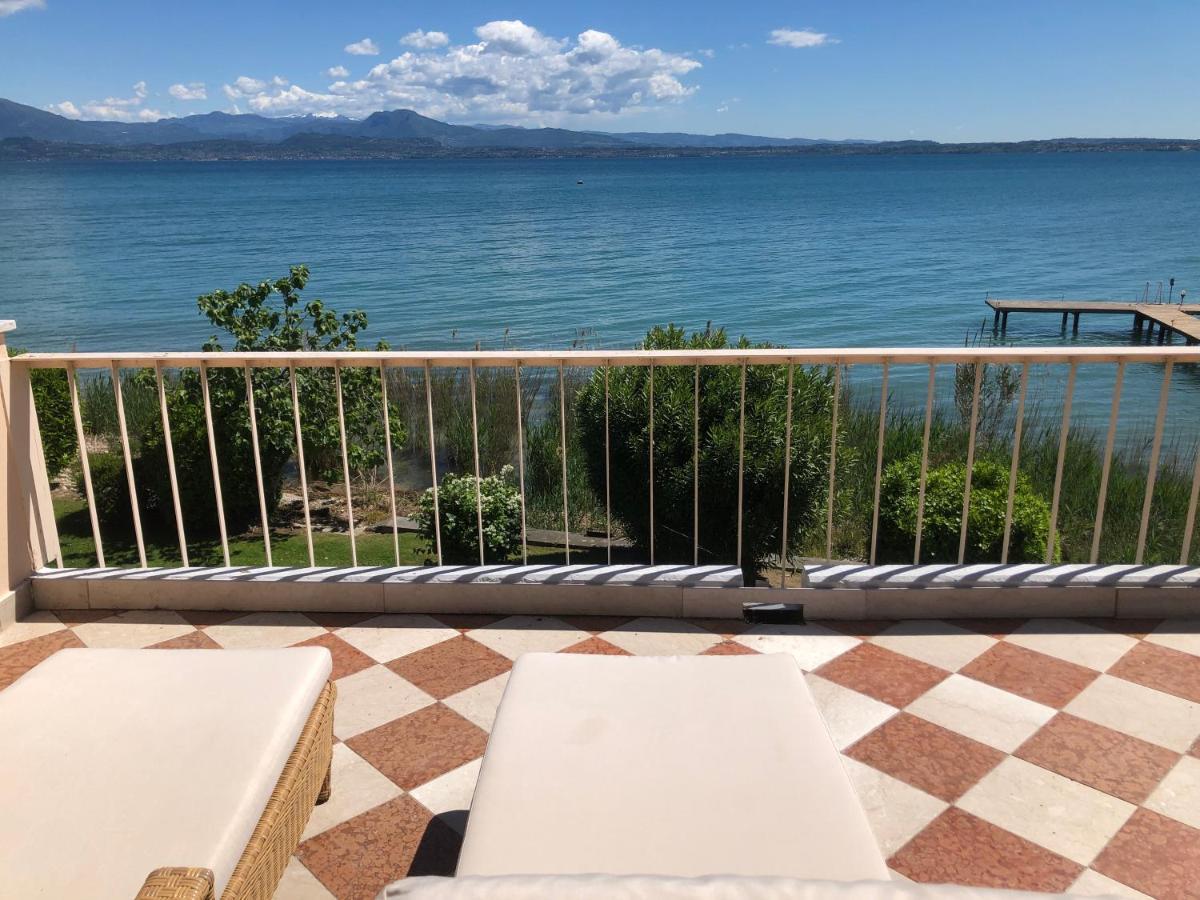 Lake Front Luxury Apartment (Adults Only) Sirmione Esterno foto
