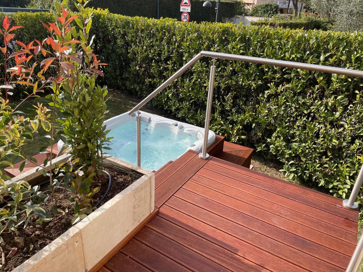 Lake Front Luxury Apartment (Adults Only) Sirmione Esterno foto